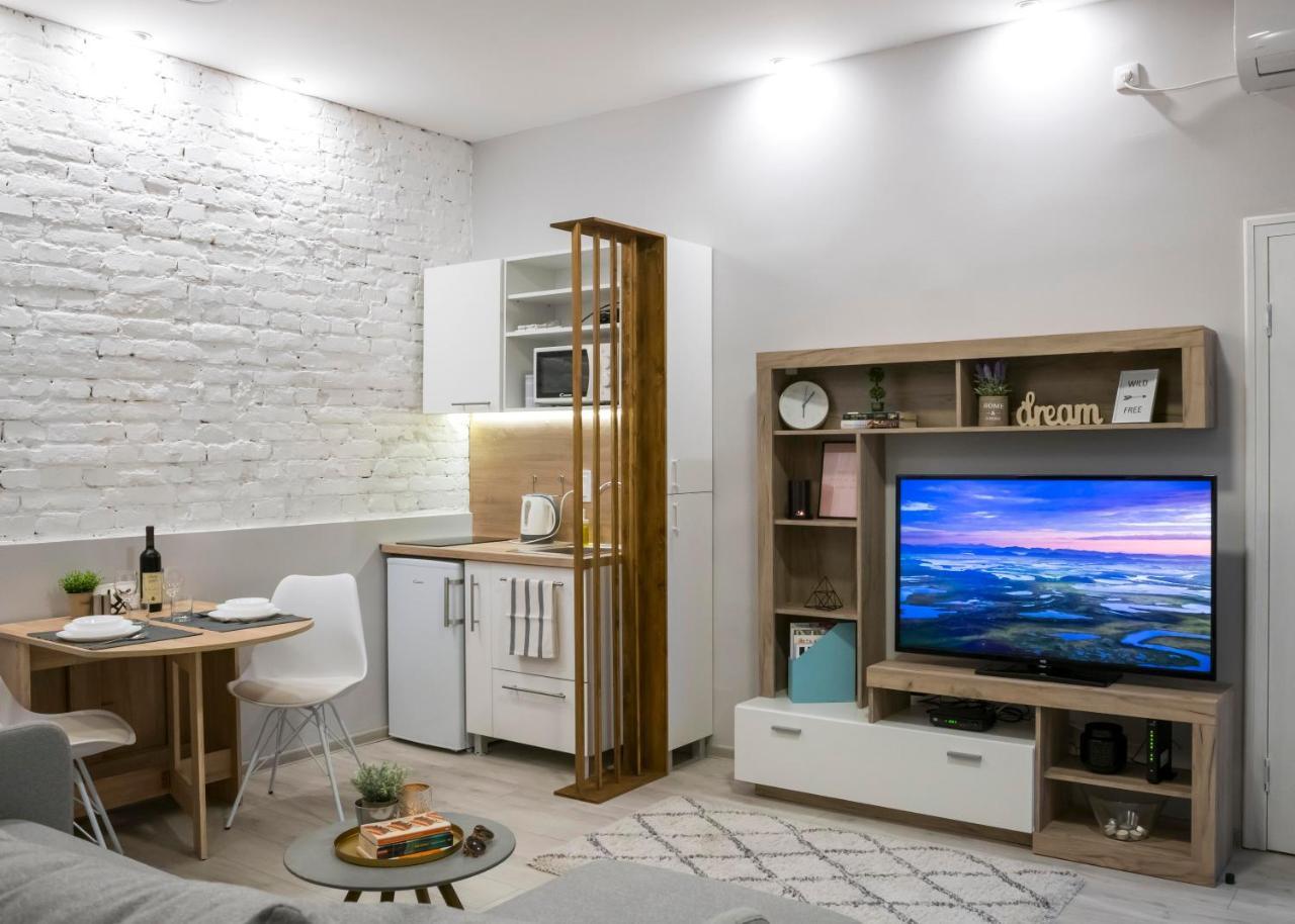 Brigitte'S Central Beograd Bagian luar foto